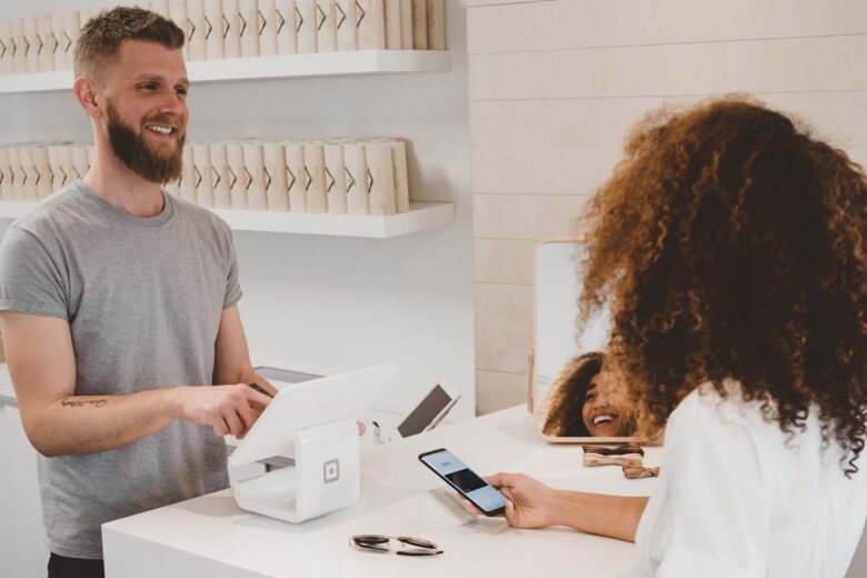 Smartphone com aplicativo Shopee e compras online