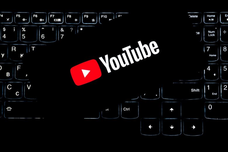 Canal dark no YouTube como renda extra sem aparecer, teclado com logo do YouTube